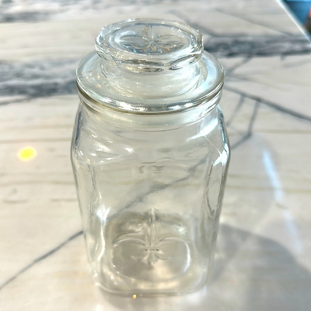 Vintage Anchor Hocking Fleur De Lis Apothecary Jar w/ Lid